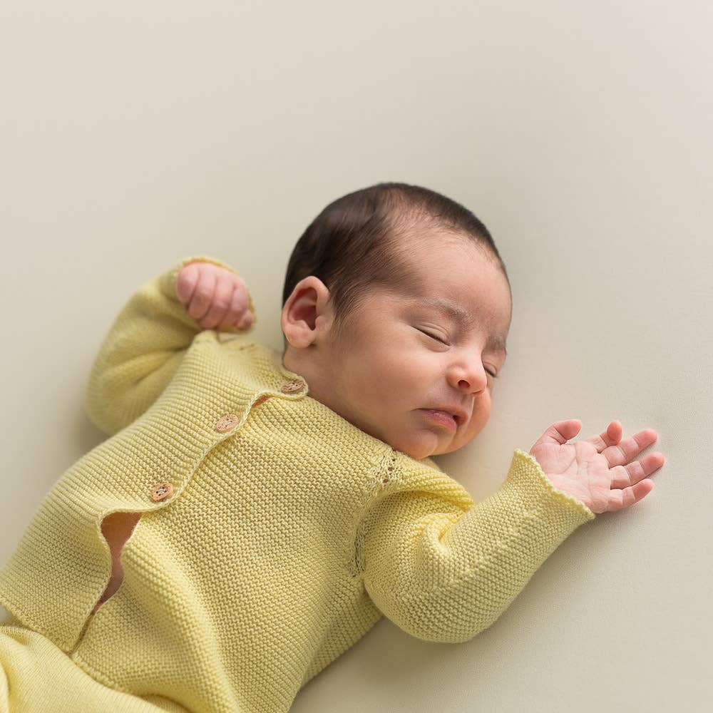 Nyföddset i Ekologisk Bomull – Mjuk Gul (Jacka & Byxa) | 0–1 M & 3–6 M | Tillverkad i Barcelona