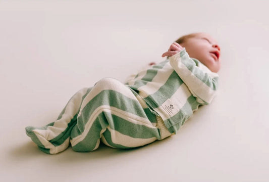 Nyfödd paket Vertikala ränder Mint - Mössa, jacka, byxor och väska