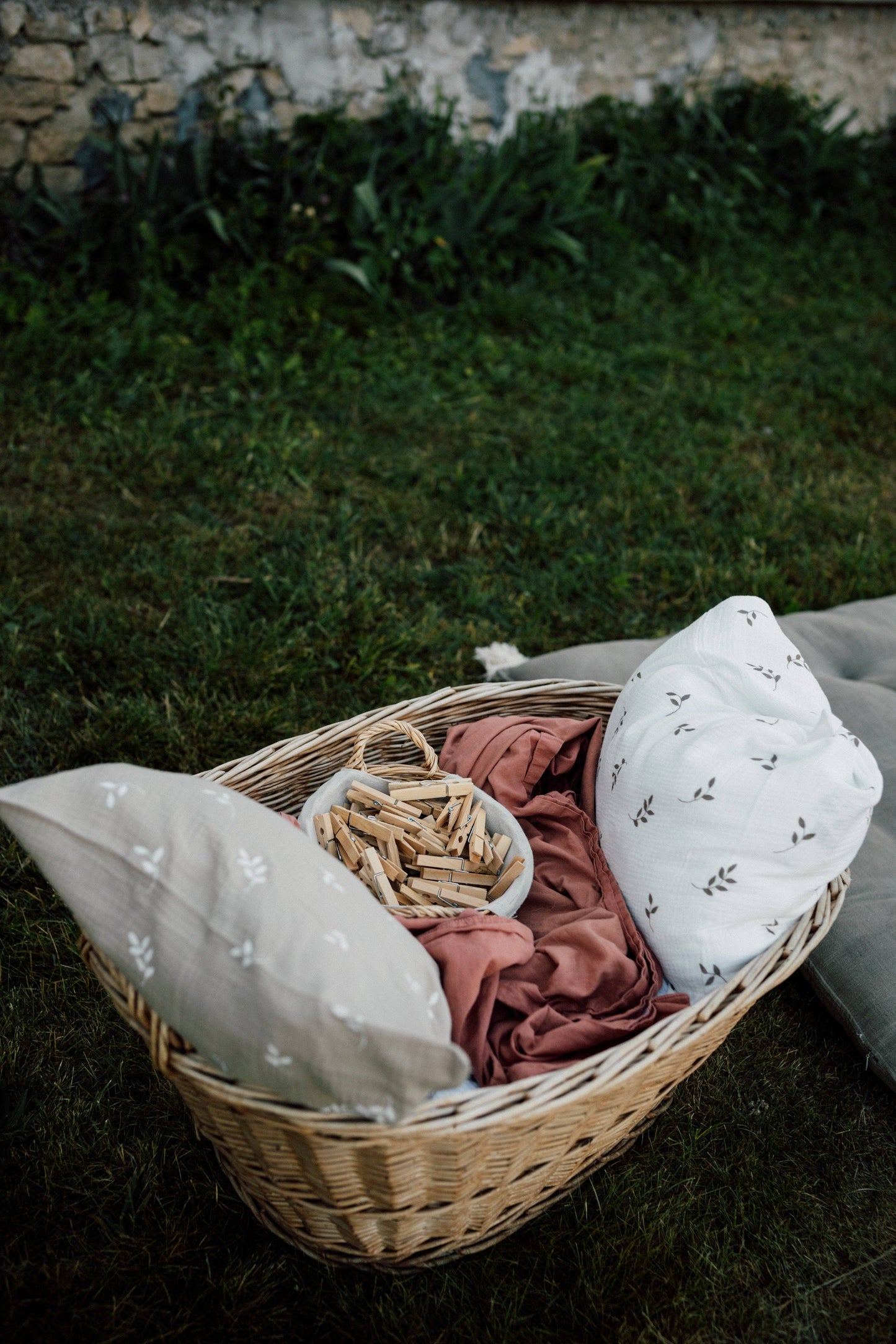 Ekologiskt Baby Påslakanset i Muslin – Caramel Leaves | TISU – 100% Bomull