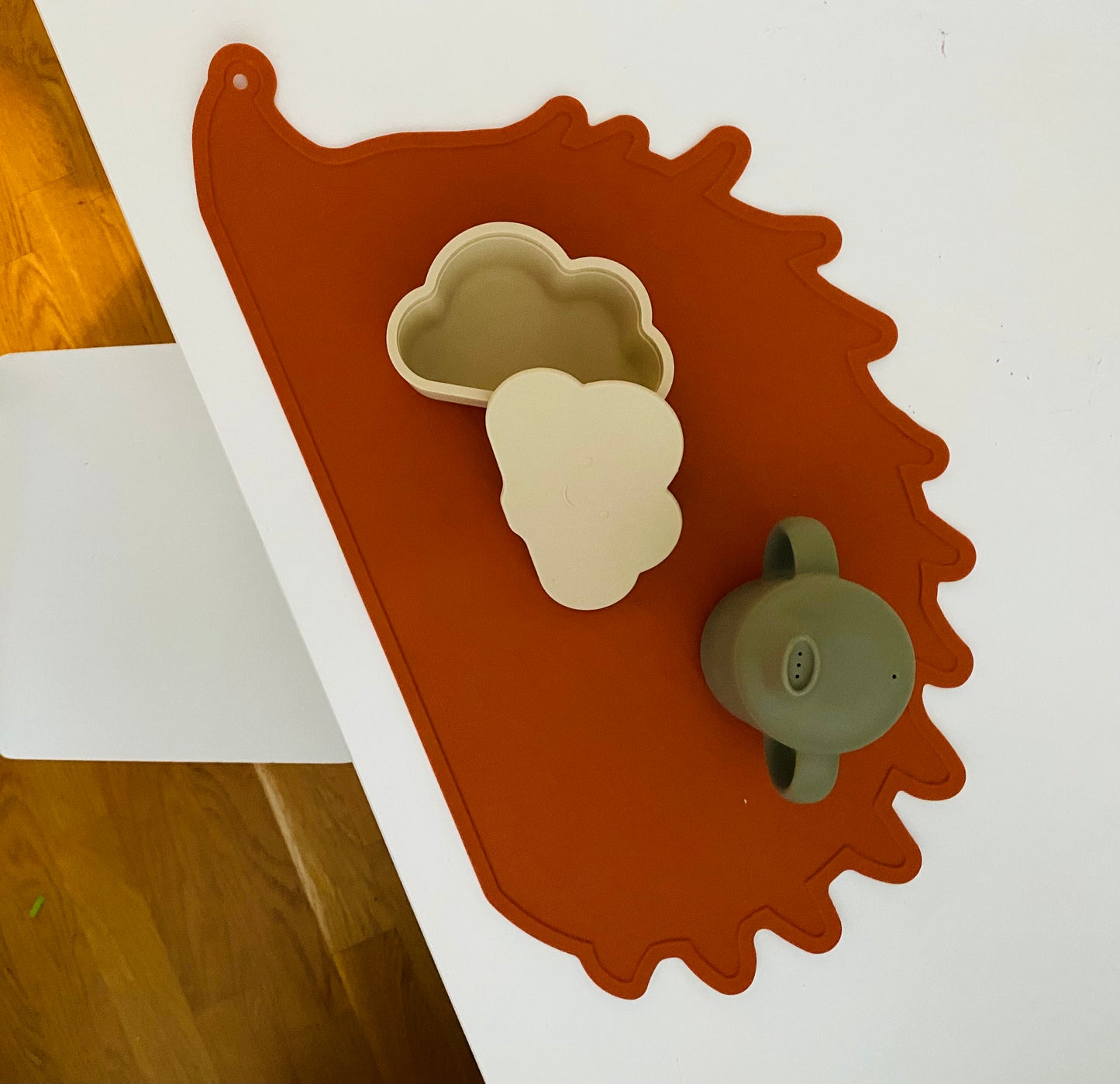 Baby-led weaning upplevelsemat - Babyplacemat i silikon för bordskydd, barnservis, vattentät, mjuk, enkel att rengöra (45,5 x 25 cm)