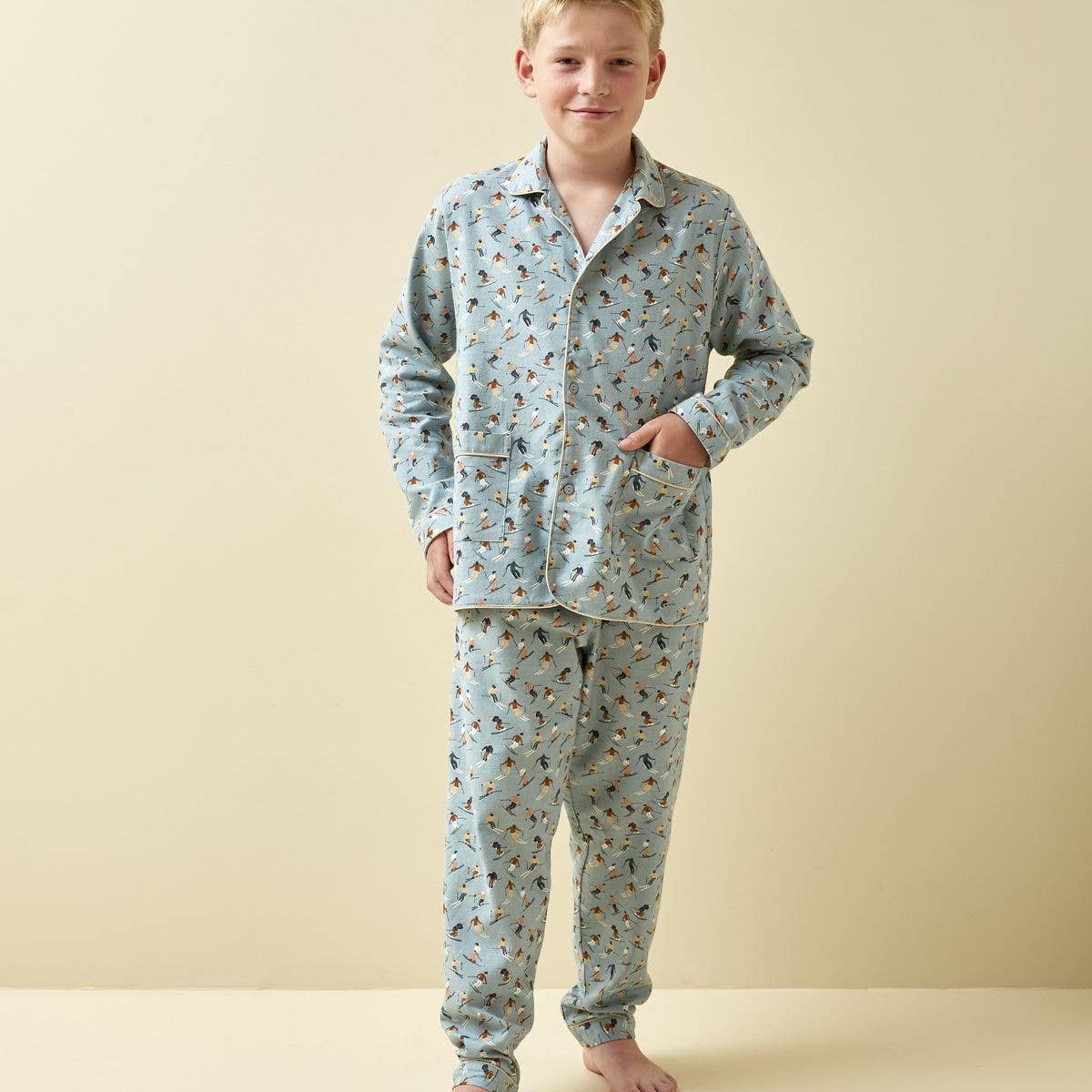 Barnpyjamas – Après-ski | Mjuk Flanell med Peter Pan-krage | OEKO-TEX® Certifierad
