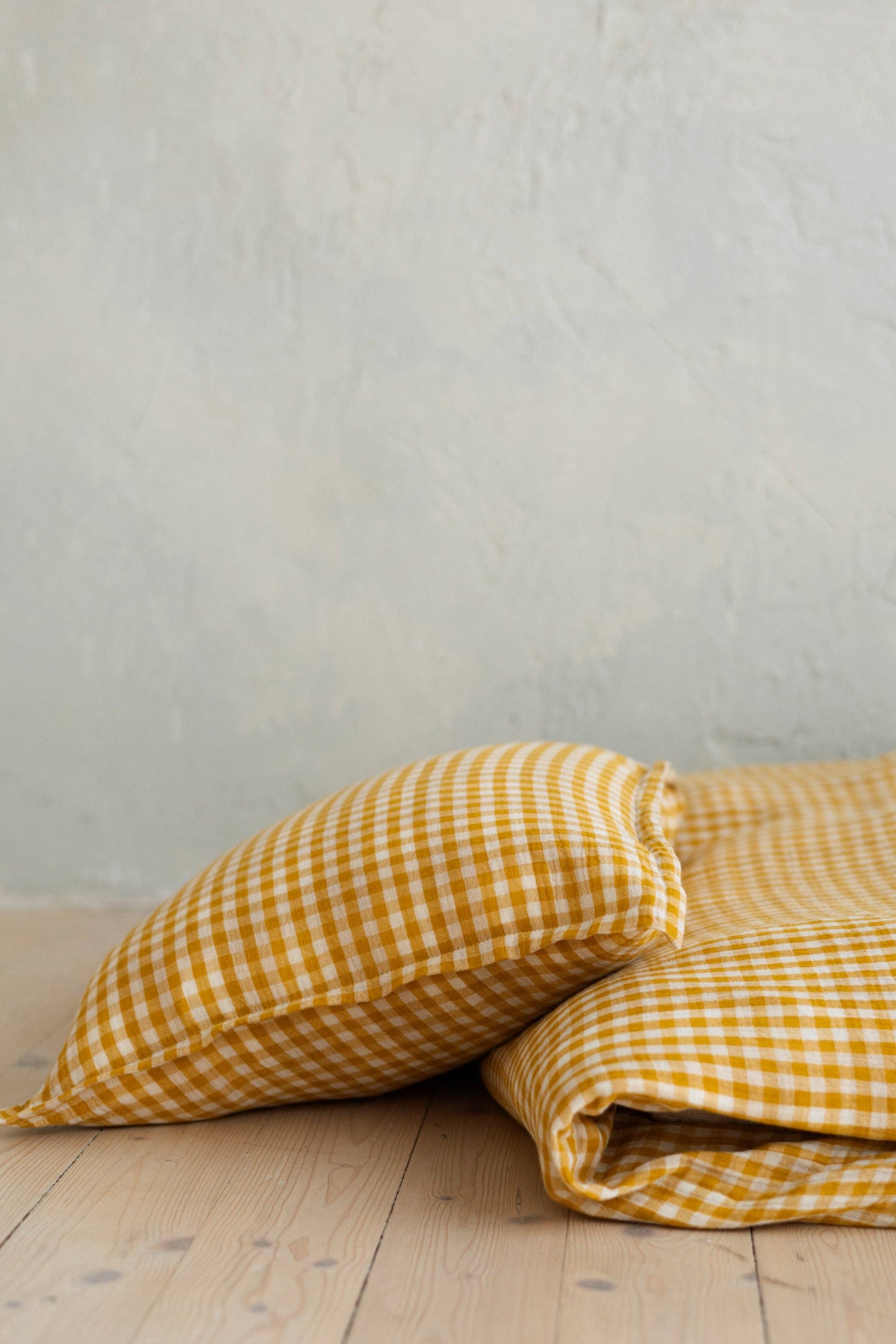 Ekologiskt Barnpåslakanset i Muslin – Mustard Gingham | TISU – Rutigt 100% Bomull