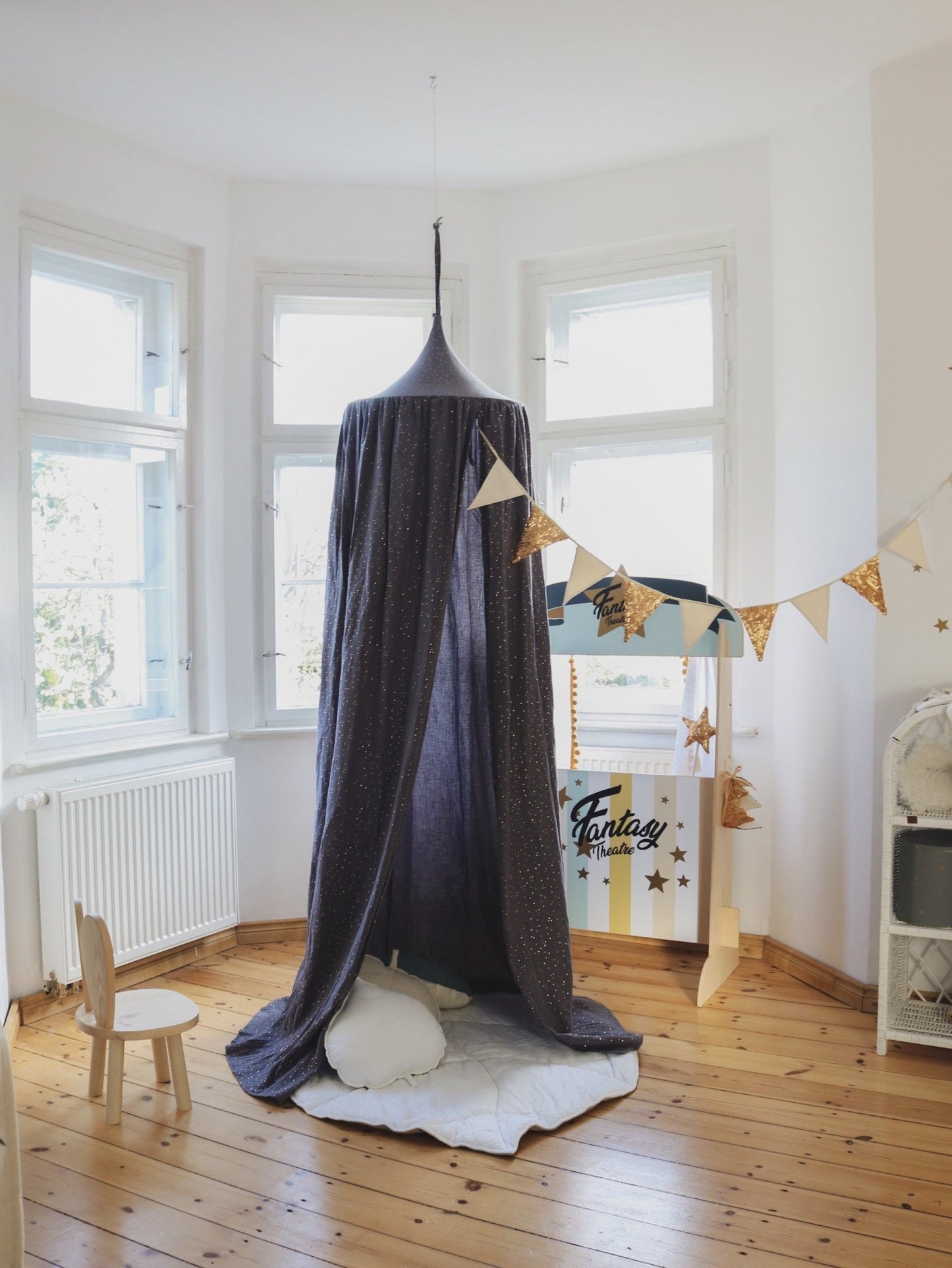Sänghimmel barn – Antracit & Guld i 100 % bomull (Ø50 × H240 cm) | Moi Mili