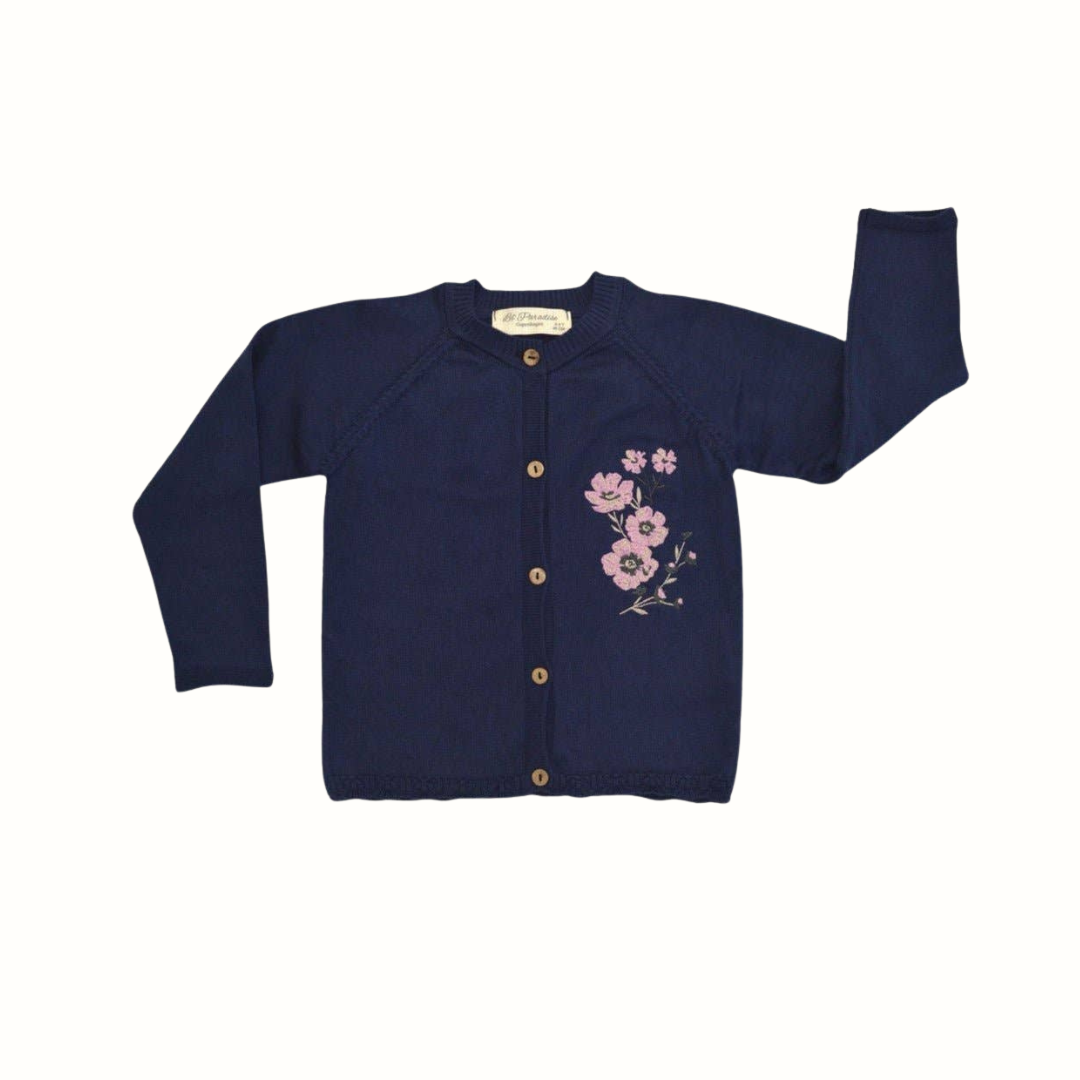 Floral Fantasy – stickad barnkofta i ekologisk bomull med blomsterbroderi