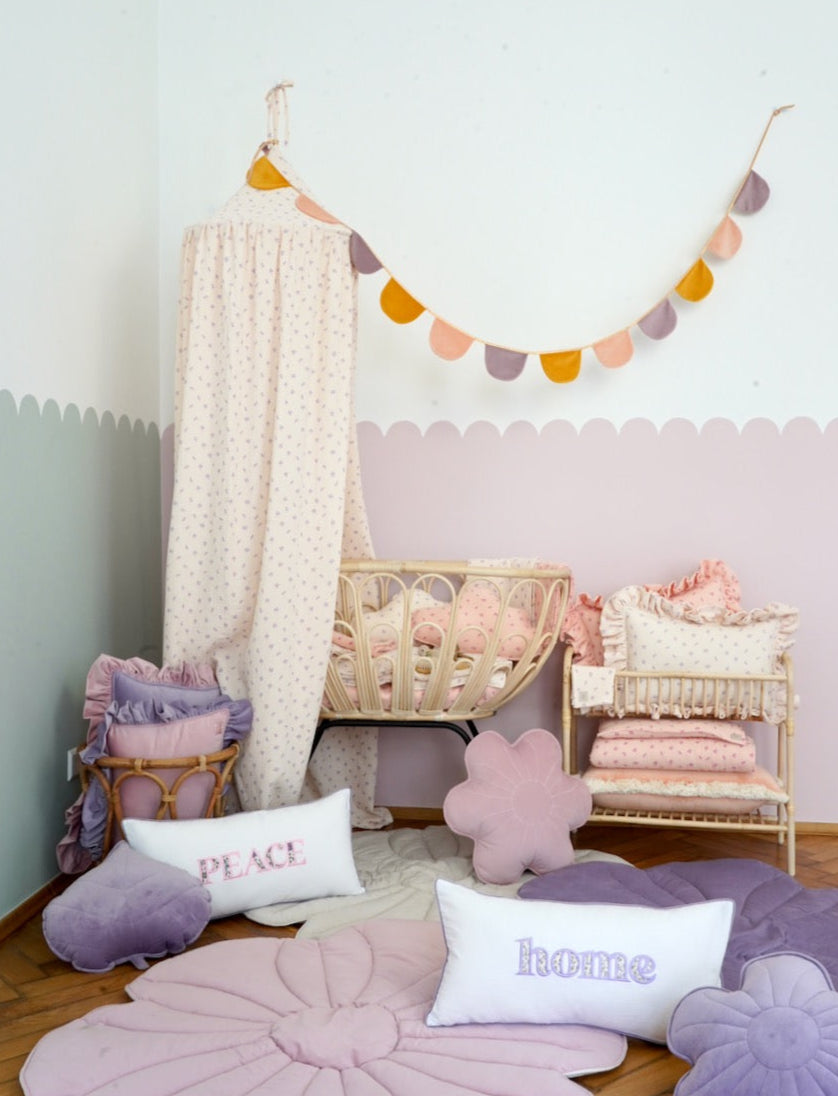 Sänghimmel barn – “Muslin Lila Förgätmigej” i bomullsmuslin (Ø50 × H240 cm) | Moi Mili
