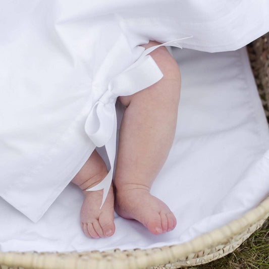 Ekologiskt bäddset för baby i vit percale – från Summerville Organic, GOTS-certifierat