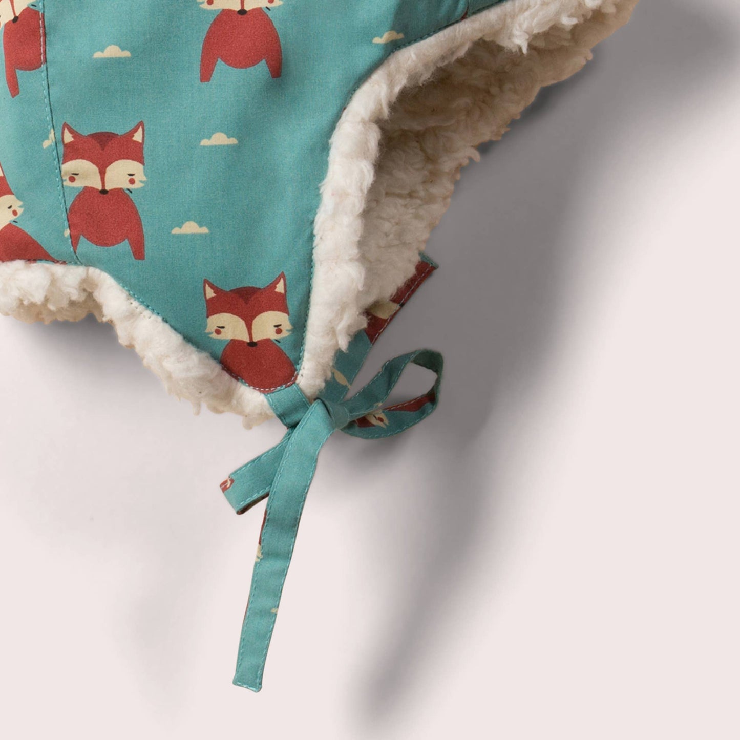 Night Time Foxes sherpa-mössa för barn – ekologisk & varm