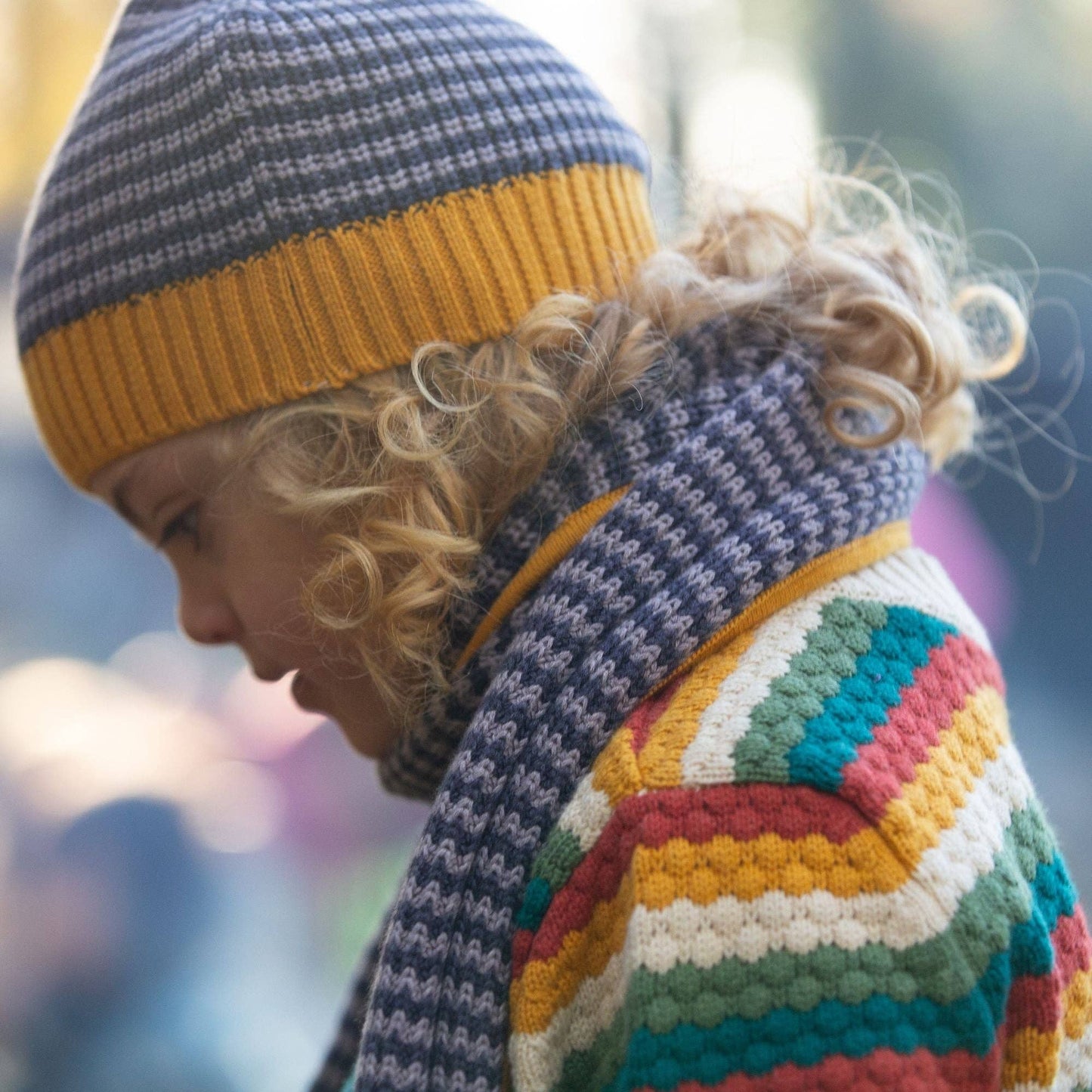 Stickad tröja barn – Honeycomb Rainbow (ekologisk bomull) | Little Green Radicals