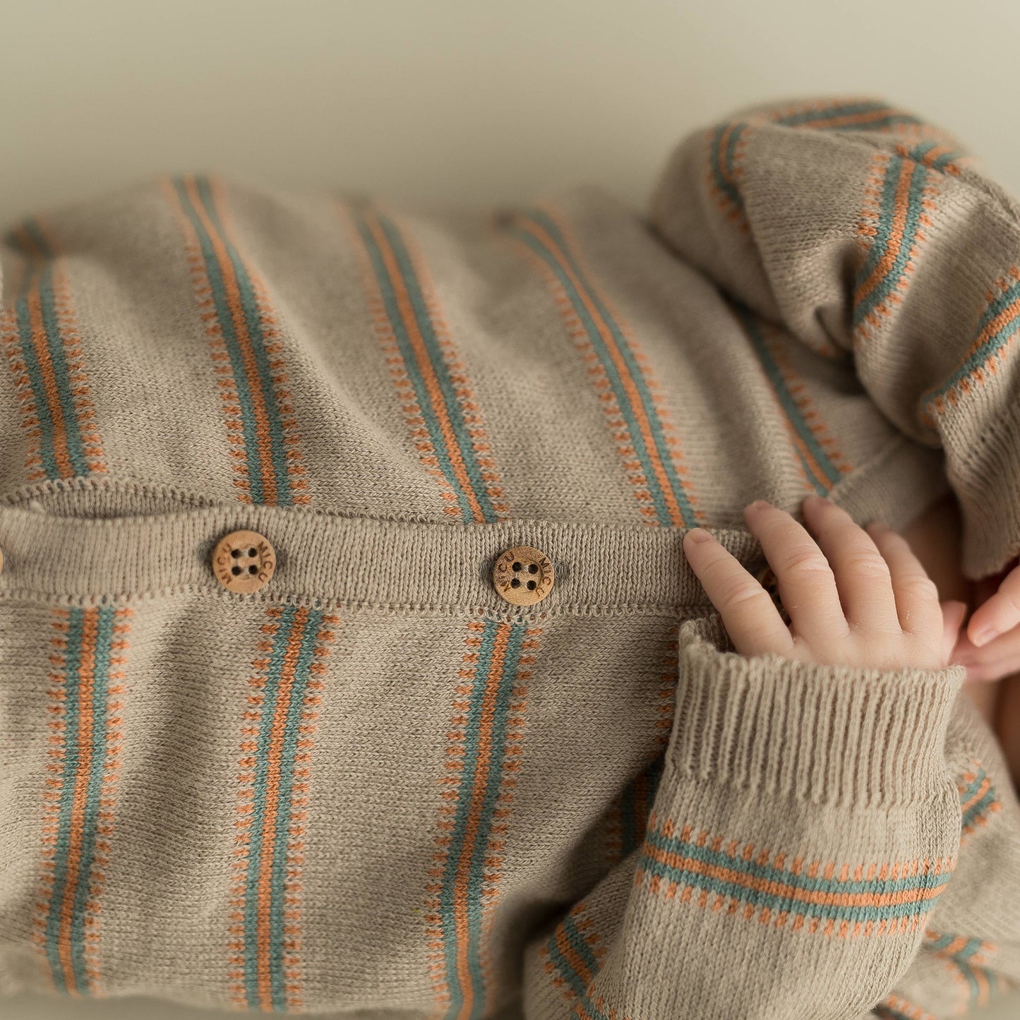 Nyföddset i Ekologisk Bomull – Randig Jacquard (Jacka & Byxa) | 0–1 M & 3–6 M | Tillverkad i Barcelona