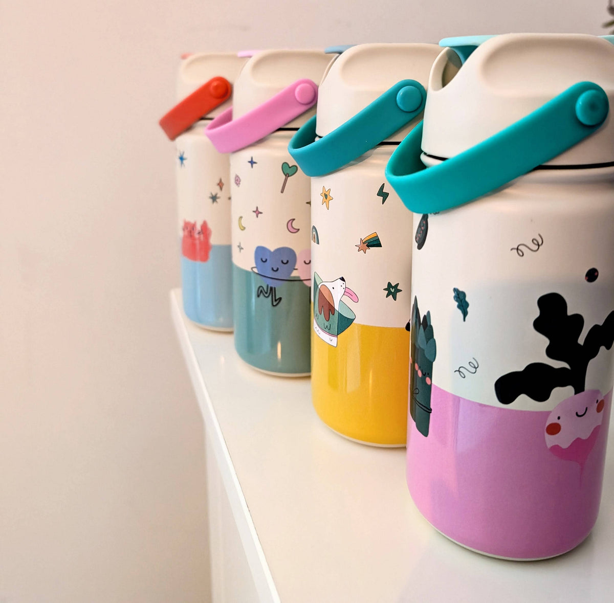 Isolerad vattenflaska Funky Dogs 420 ml – the cotton cloud – detaljbild 6