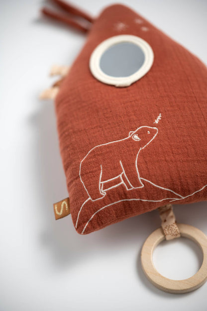 Musikleksak i tyg för bebis – Sauthon Orsino Broderat Hus