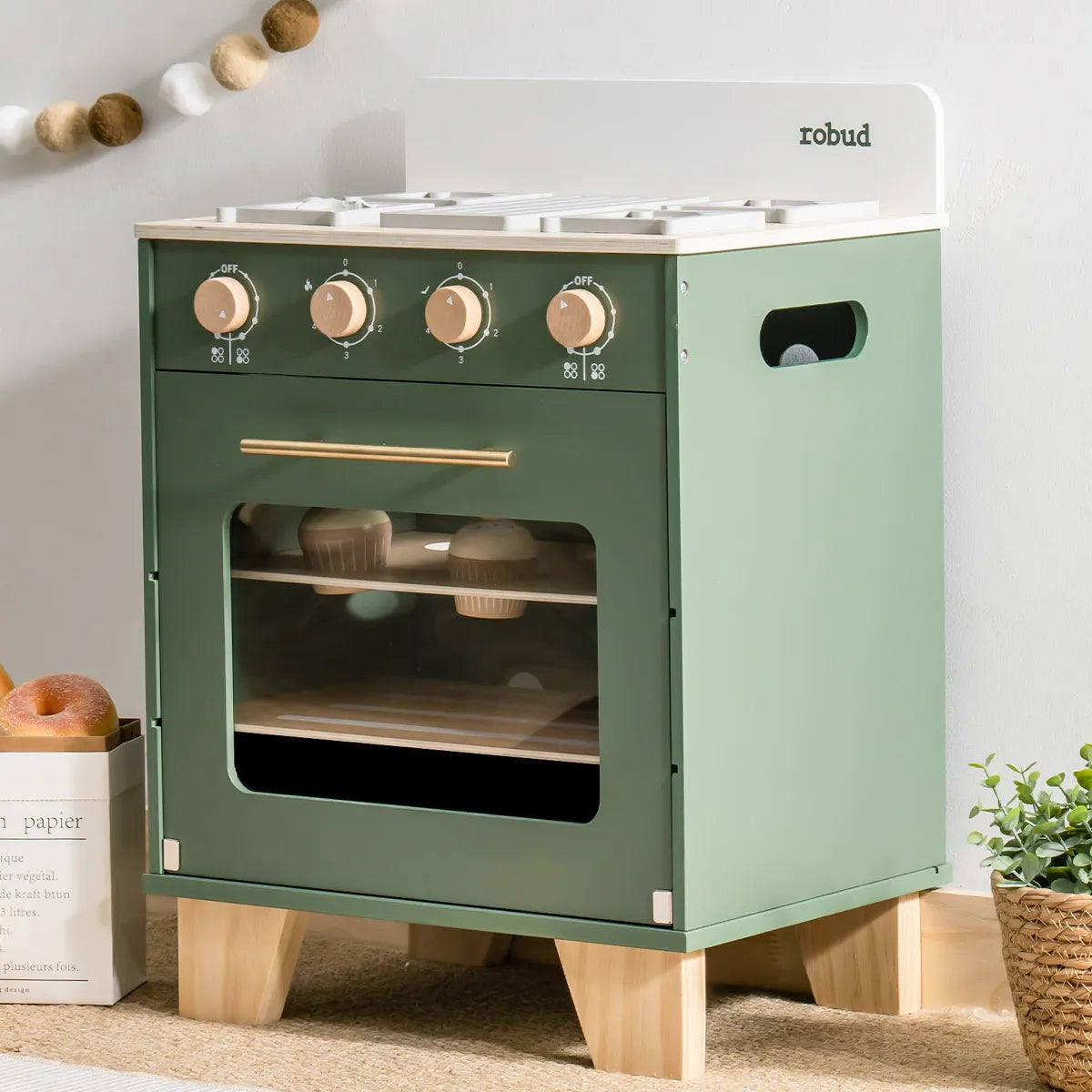Leksaksugn i trä – Vintage Green (3+) | barnspis med spishäll & tillbehör