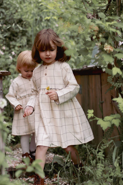 Sarah klänning baby/flicka i rutigt mönster – Ekologisk bomull