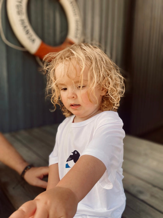 BaraBaby Oversized Children's T-shirt - Ultra-soft White with Little Magpie Print