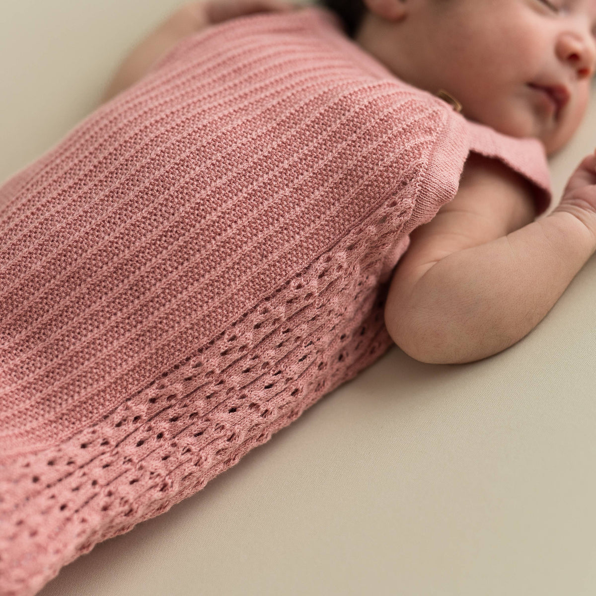 Babyromper Bubblegum Pink i ekologisk bomull | Micu Micu – produktbild 4
