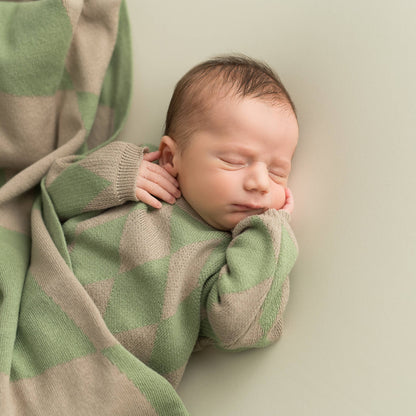 Babyfilt i ekologisk bomull – Diamond mint/beige, 80 × 100 cm