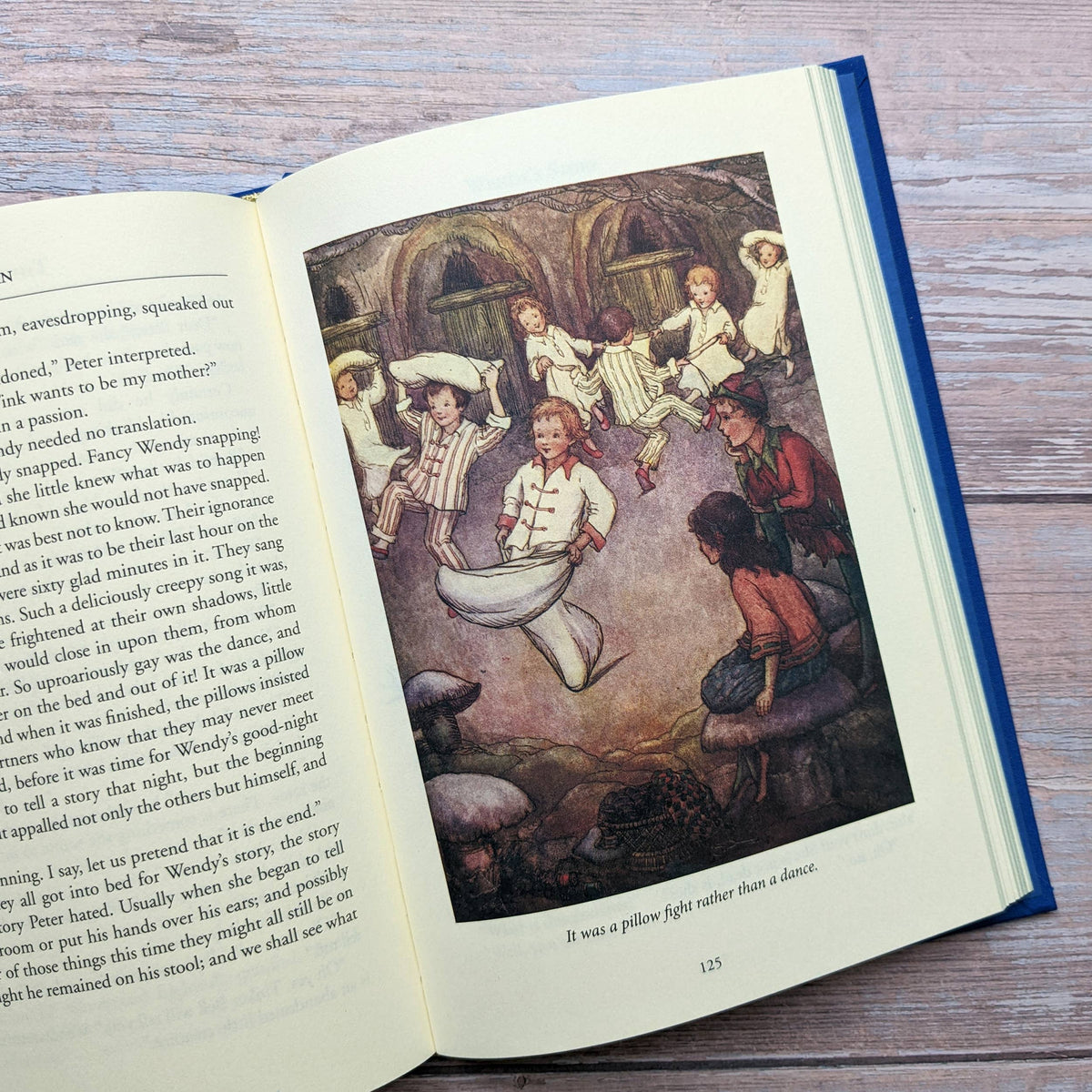 Peter Pan klassisk barnbok – illustrerad utgåva – produktbild 2