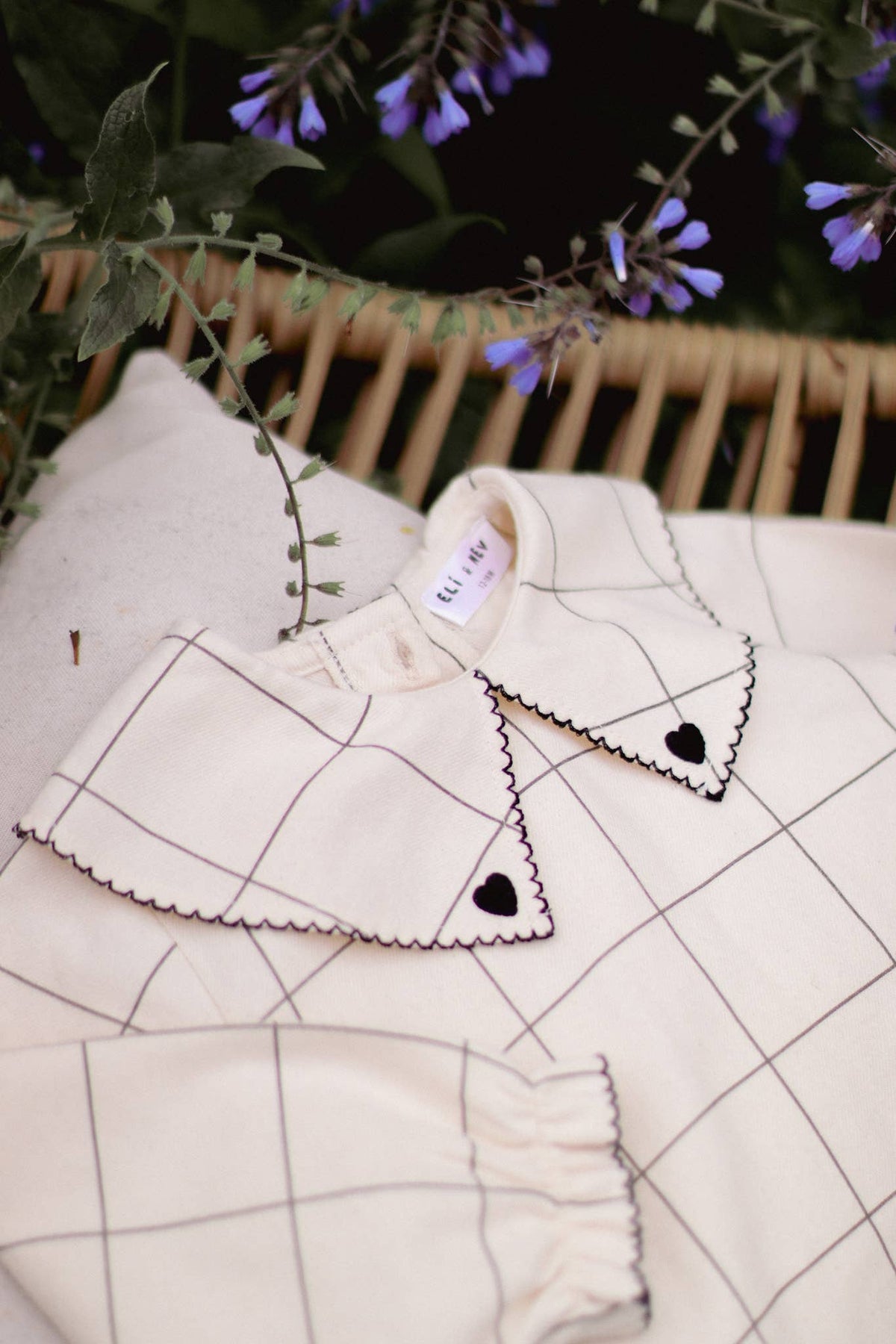 Dalila rutig babyblus i bomull – Eli & Nev