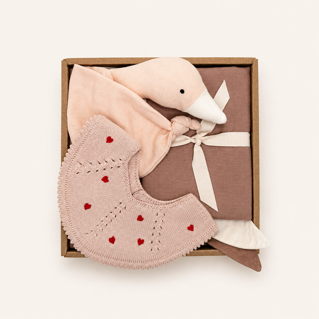 Ekologisk presentbox till nyfödd med snuttefilt – Dusty Clay