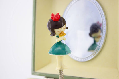 Musiksmyckeskrin för barn – Äppelflicka med låda