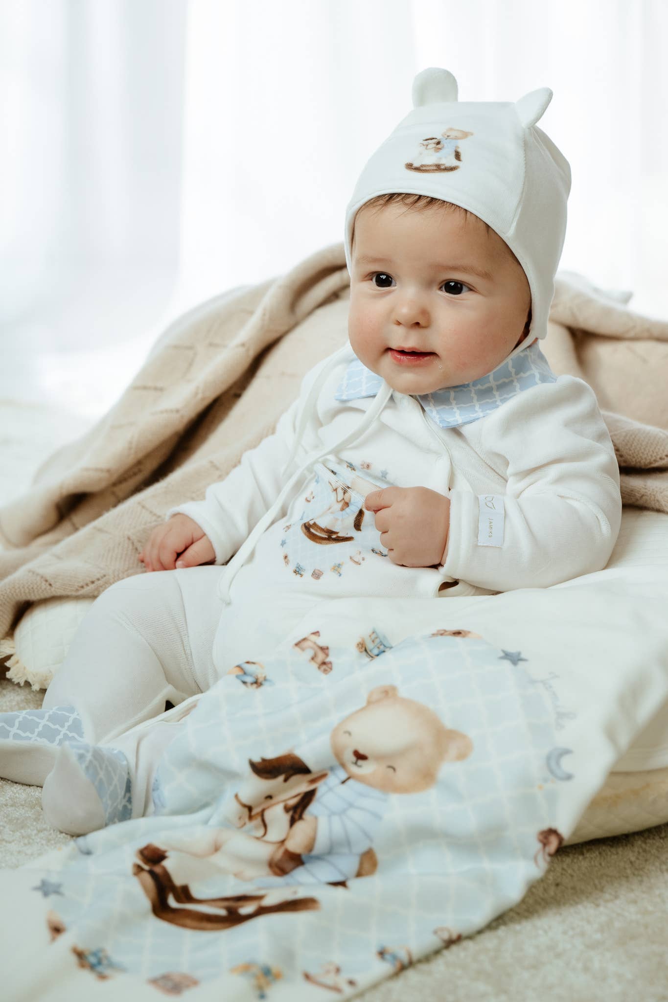 Babymössa nyfödd – Teddy Andretti i velour (fodrad & mjuk)