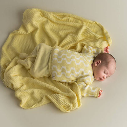 Babyfilt i ekologisk bomull – micu micu, mjuk gul (80×100 cm) | Tillverkad i Barcelona