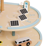 Parkeringsgarage Eco i trä med laddstation och solpaneler