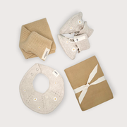 Presentbox till nyfödd Daisy Bloom – med babyskor | Saga Copenhagen