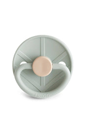 FRIGG Little Viking napp – Sage 0–6 mån – TISU – produktbild 3