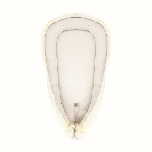 Babynest nyfödd – AINA Boho i ekologisk bomull (Butter/Beige) 90x55