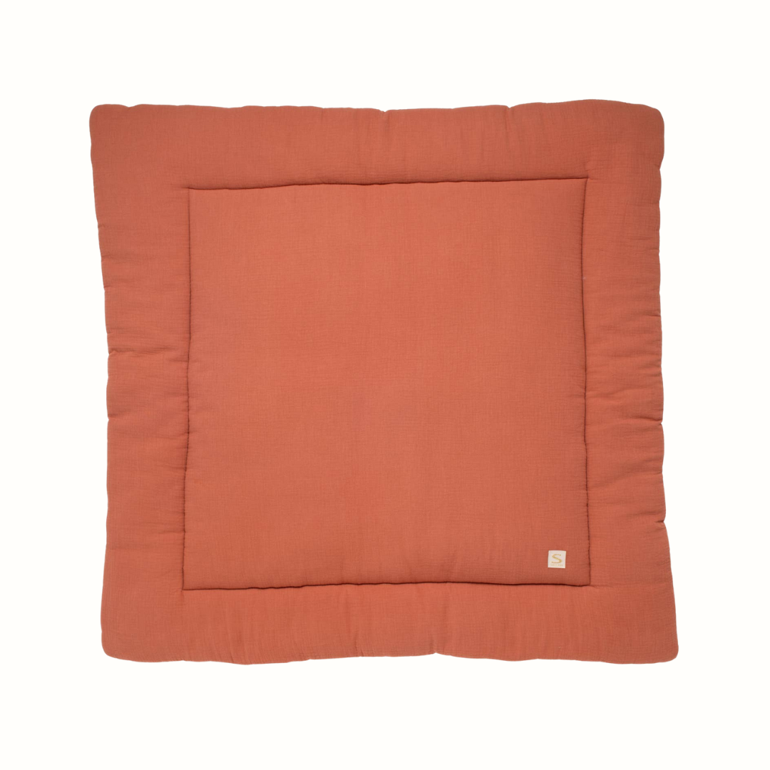 Lekmatta i dubbel muslin – Uni Terracotta 100×100×5 cm