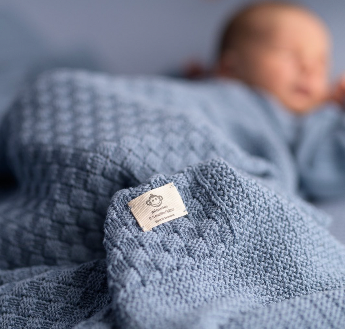 Babyfilt Bara Blue i ekologisk bomull – BaraBaby – detaljbild 5