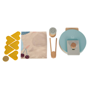 Wooden toy waffle iron – Tasty