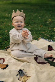 Födelsedagskrona i muslin – Taupe – TISU – detaljbild 4