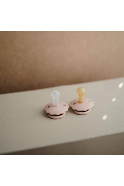 Daisy Napp – Blush 0-6m | Naturgummi Latex | Tillverkad i Danmark | BPA-fri