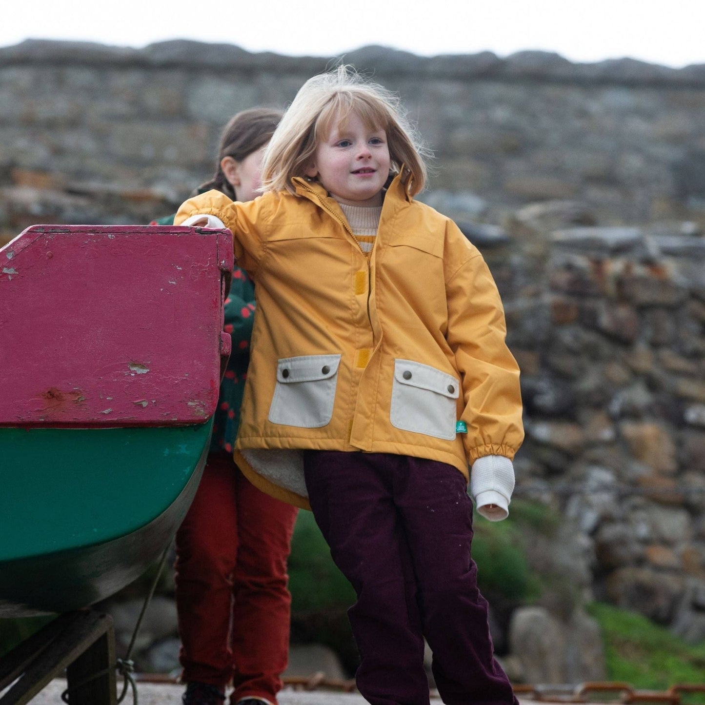 Vinterjacka barn – Gold Recycled Waterproof (100% återvunnen & vattentät 5 000 mm) | Little Green Radicals