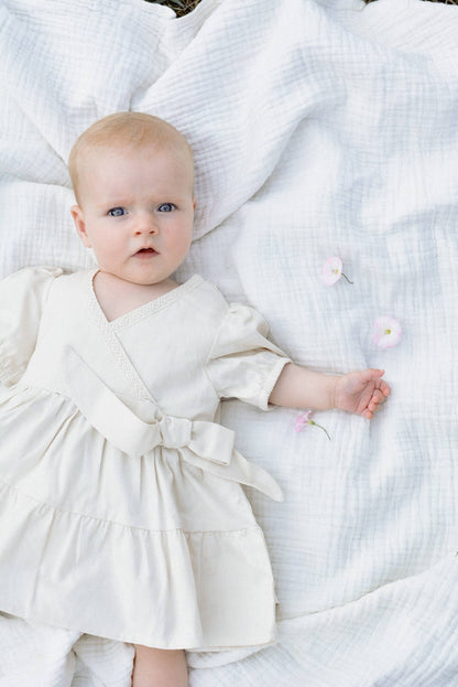 Lara sommarklänning baby/flicka i bomull – Beige