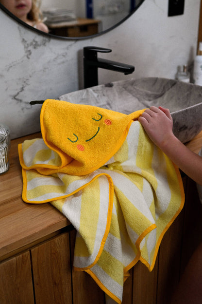 Gul Barn Kapuhandduk Lola Lemon | 100 % Ekologisk Frotté | OEKO-TEX® Certifierad