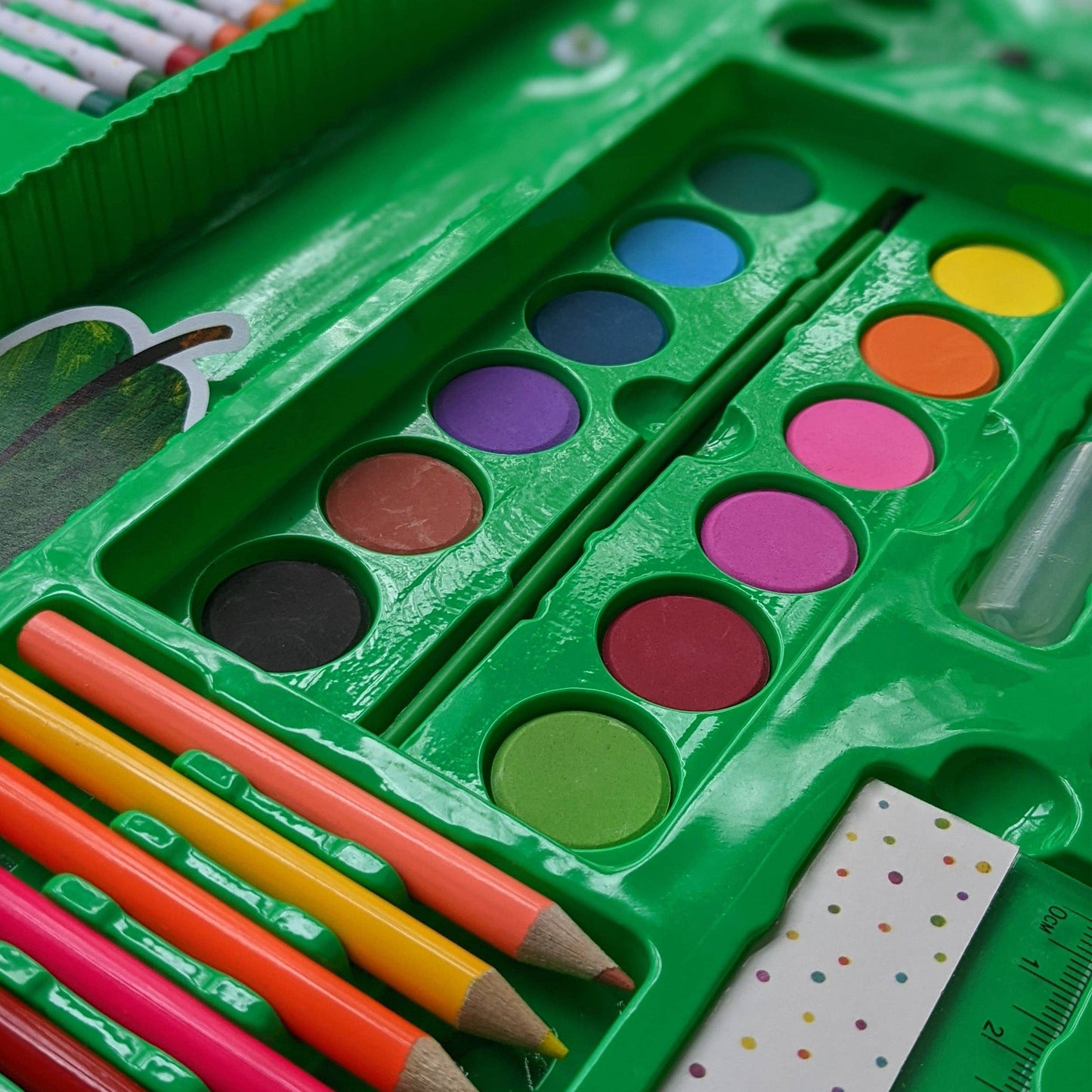 Eric Carle målar- och konstnärsset för barn – 87 delar (The Very Hungry Caterpillar)