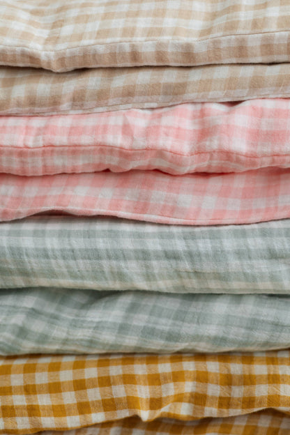 Ekologiskt Barnpåslakanset i Muslin – Mustard Gingham | TISU – Rutigt 100% Bomull