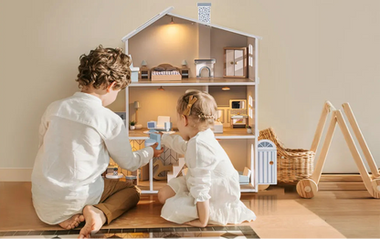 Dockhus i trä – Nordisk (3 våningar, belysning & 23 möbler)