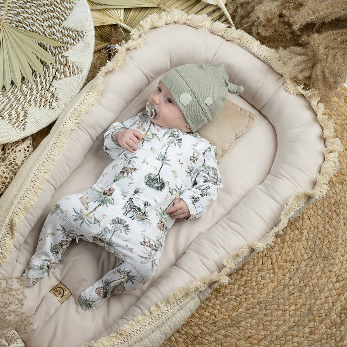 Babynest nyfödd – AINA Boho i ekologisk bomull (Butter/Beige) 90x55