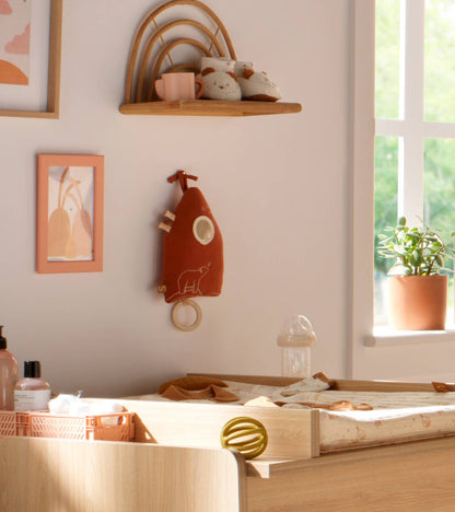 Musikleksak i tyg för bebis – Sauthon Orsino Broderat Hus