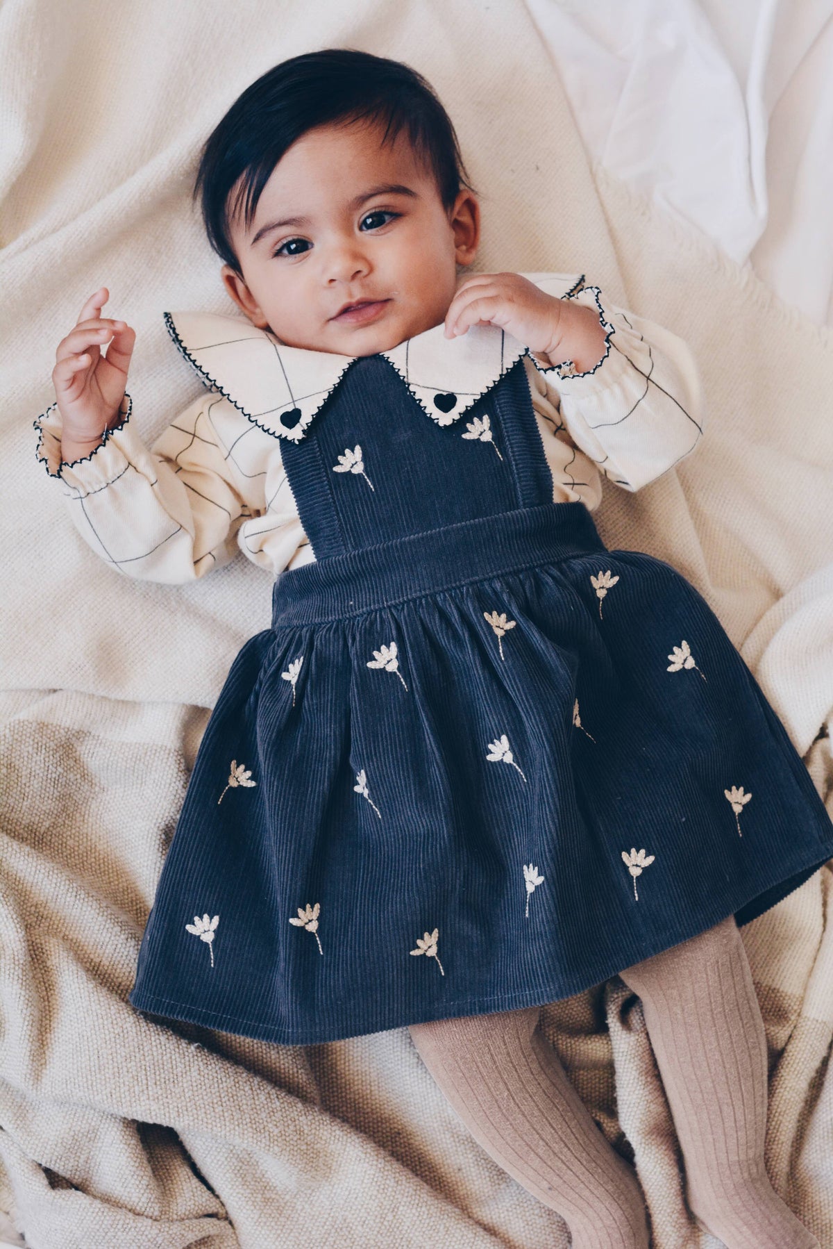 Dalila rutig babyblus i bomull