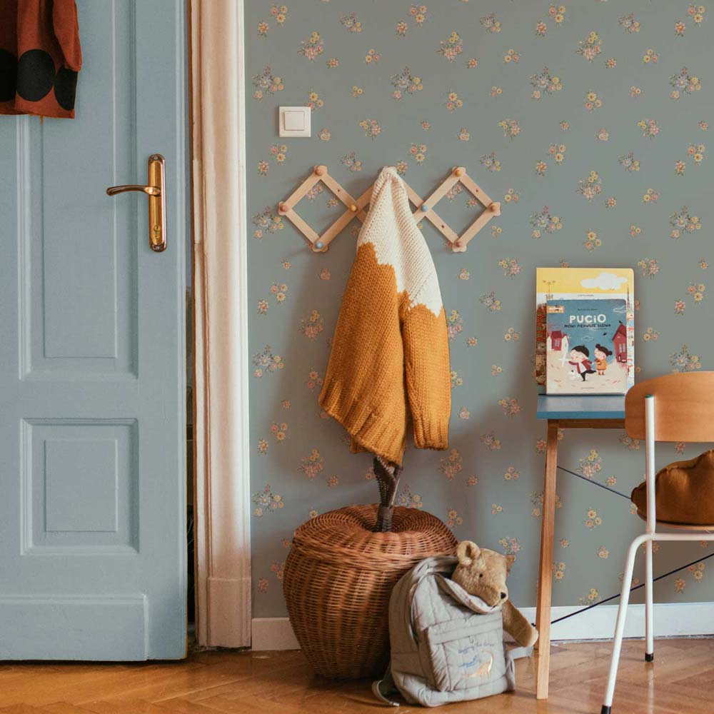 Tapet Barnrum - Flowers Minimini Dark | Småblommig på Mörk Botten | Remsa 280×100 cm (Non-woven)